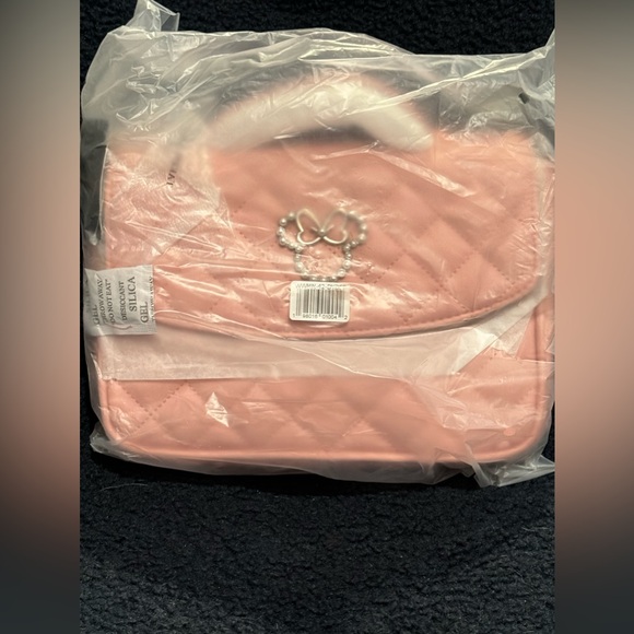 NWT Buckle Down Disney’s Minnie Mouse quilted pearl crossbody - Picture 5 of 6